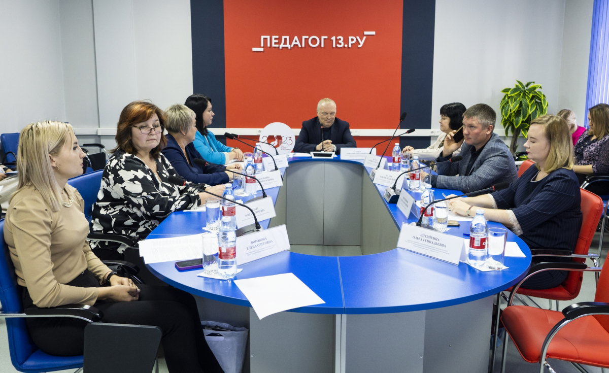 РЕСПУБЛИКАНСКИЙ КРУГЛЫЙ СТОЛ «АКТУАЛЬНЫЕ ВОПРОСЫ В СФЕРЕ РОДИТЕЛЬСКОГО ПРОСВЕЩЕНИЯ В РЕСПУБЛИКЕ МОРДОВИЯ»